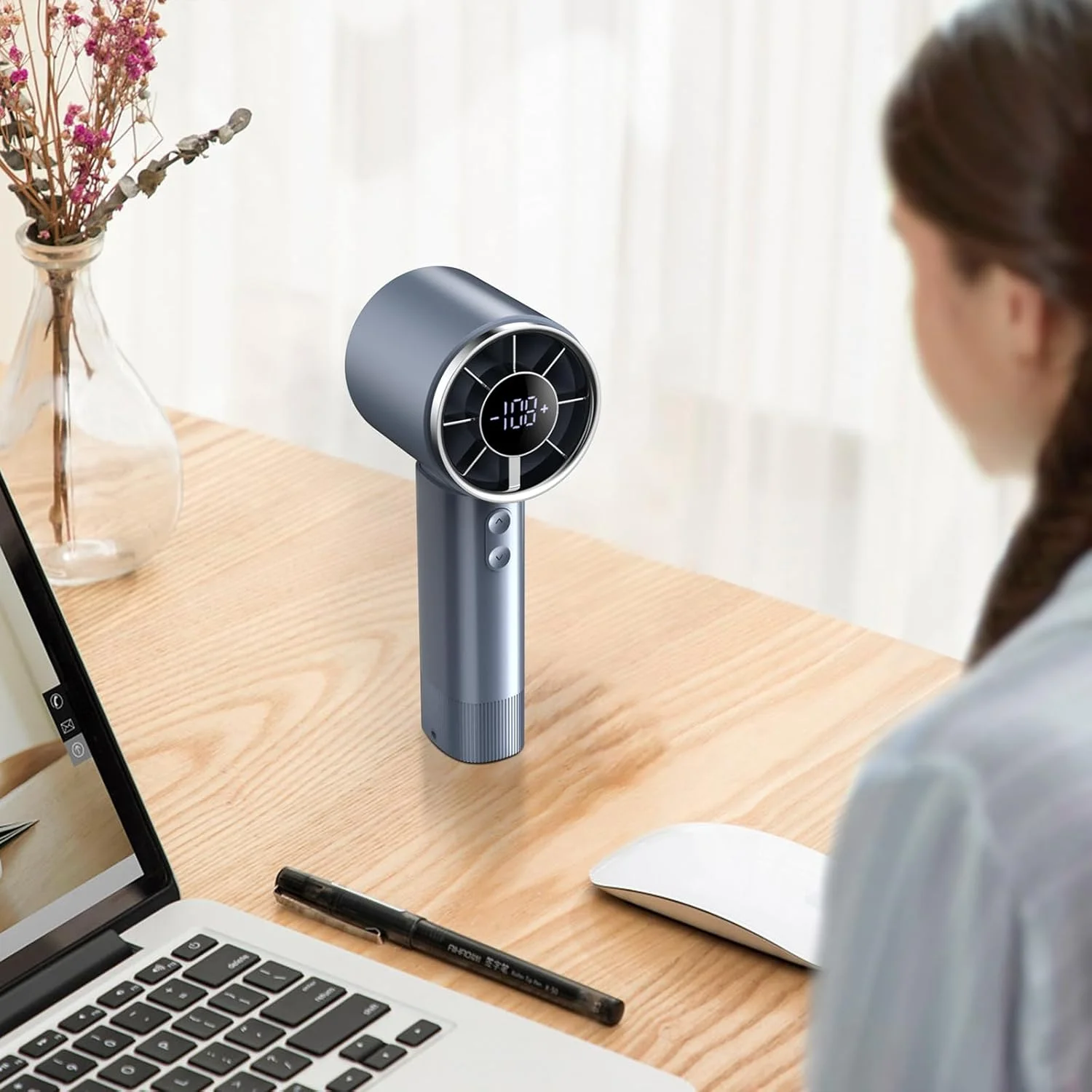 พัดลมพกพา พัดลมมินิแบบชาร์จไฟ USB 6000 mAh พร้อมการปรับความเร็วได้ 199 ระดับสําหรับการเดินทาง/กลางแจ้ง//สํานักงาน (สีดํา)