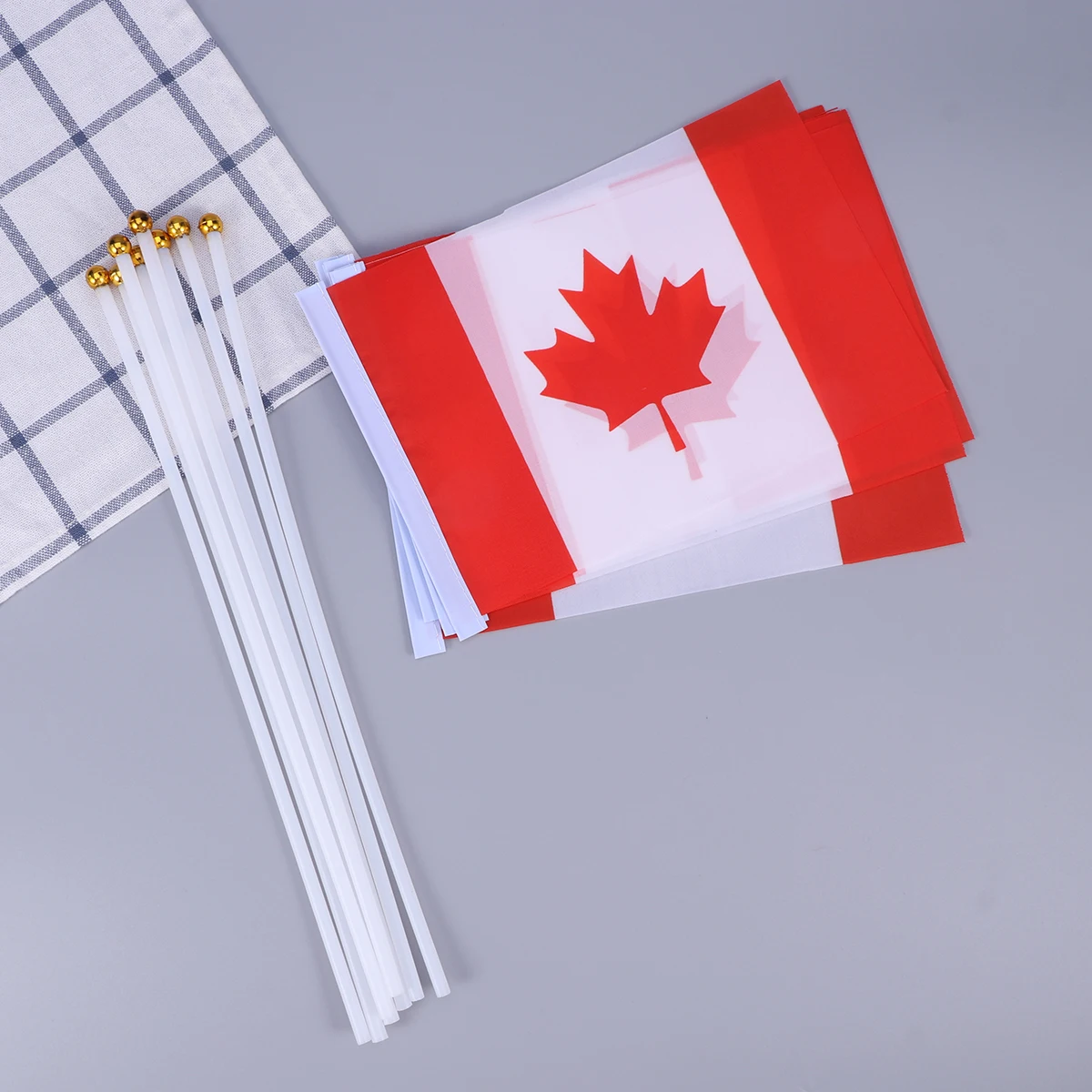

20pcs Hand Held Canada Stick Flags Polyester Plastic Portable Lightweight Cheer Party Garden Festival