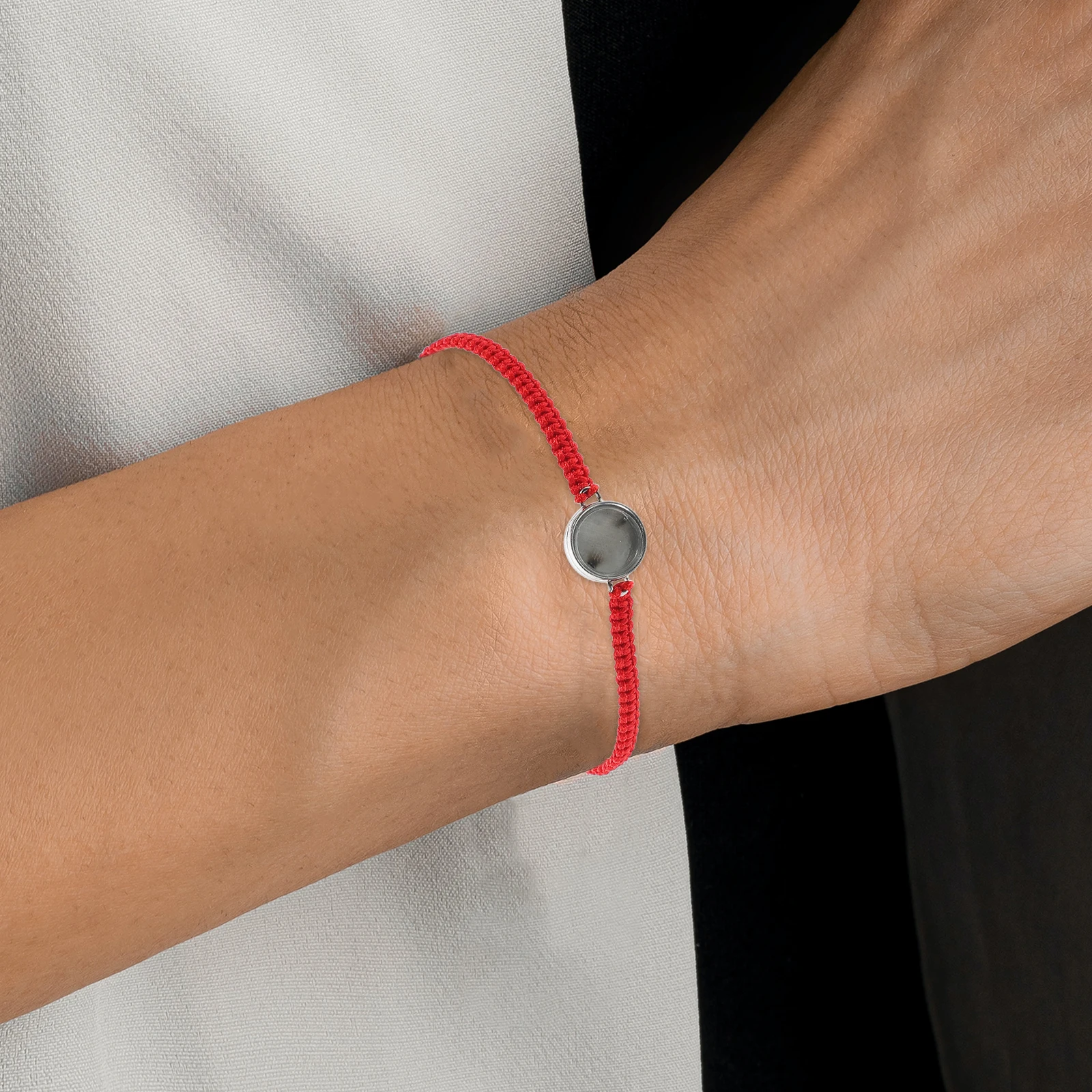 

Stainless Steel Mini Openable Hair Holder Bracelet Hand-Woven Red Rope Unique Daily Wear Lucky Protection Charm Bracelet