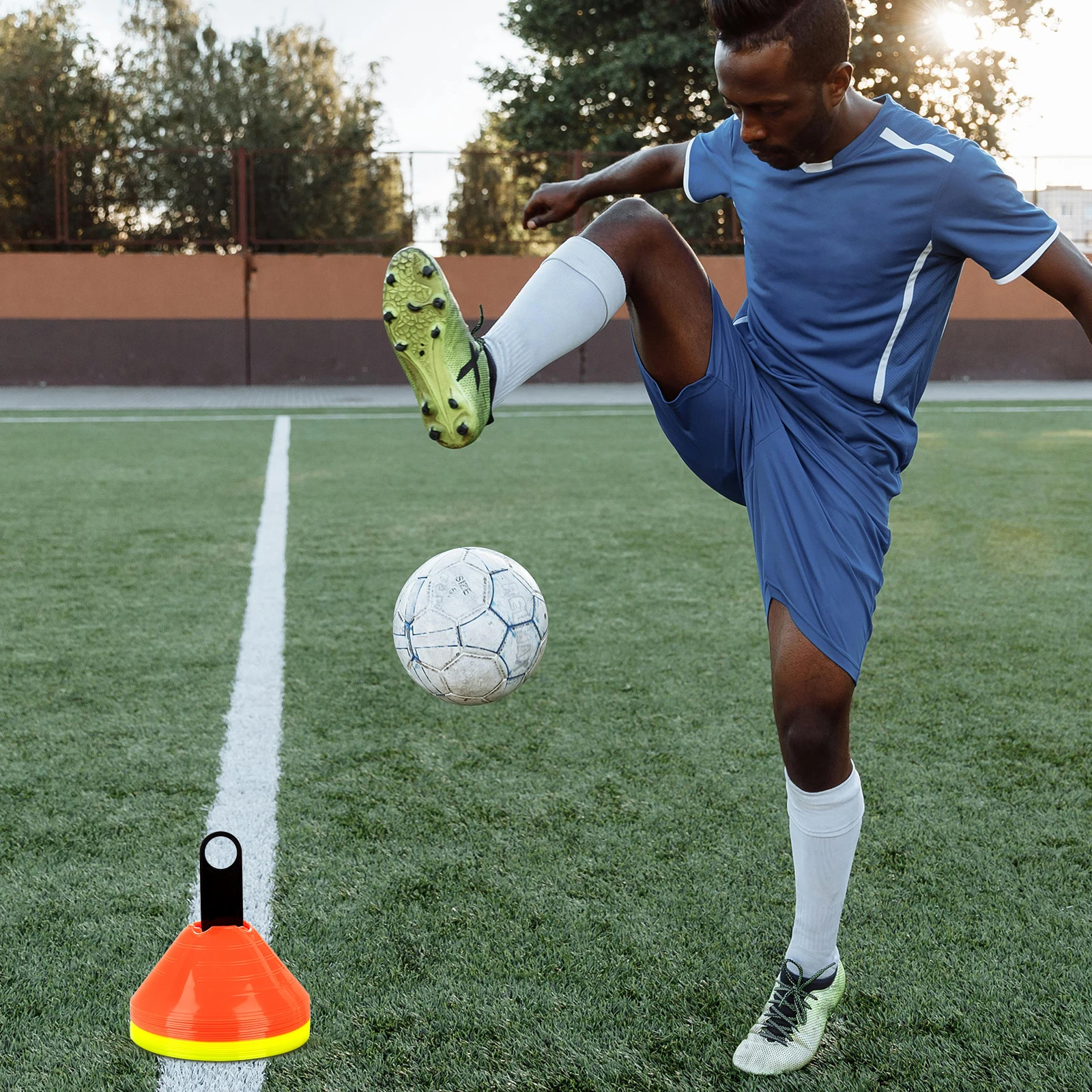 

8Pcs Soccer Disc Cone Holders Multi-Functional Lightweight Stand for Logo Base Plates Mark Disks Football Training Gear