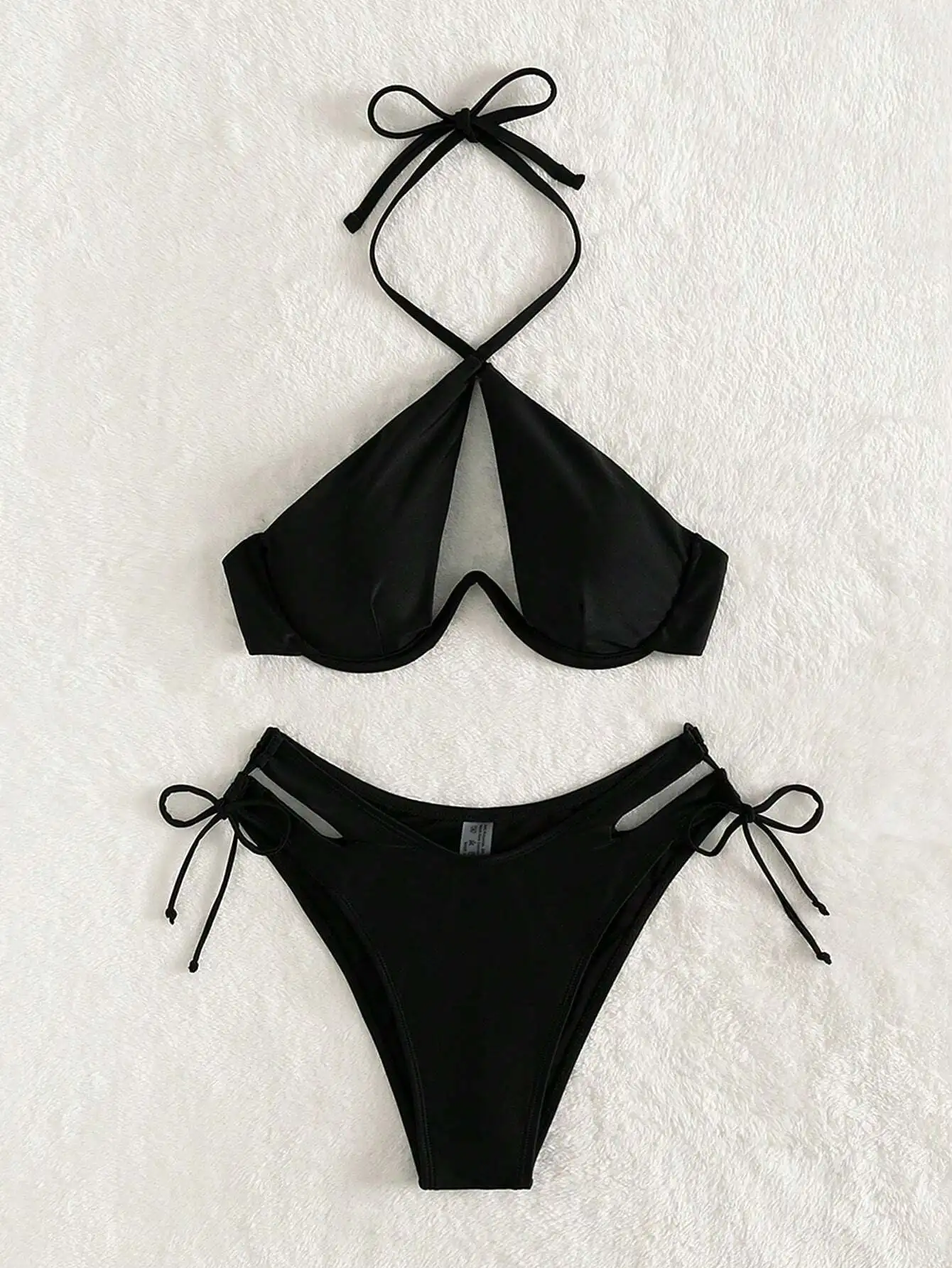 

Однотонный комплект бикини с перекрестными вырезами и бретелями-халтерами, без косточек, с мягкими чашечками