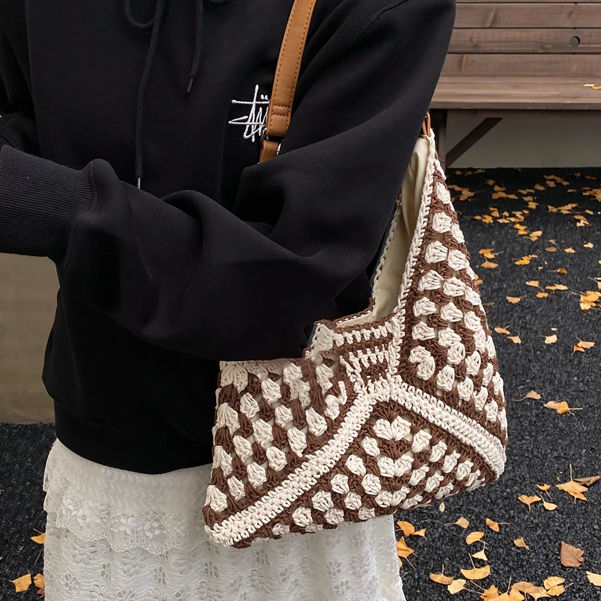 

Winter Knitted Wool Bag for Women, Large Capacity, Commuter Shoulder Bag, Underarm Bag, Niche Versatile Handmade Woven Tote Bag for Shopping, College Students