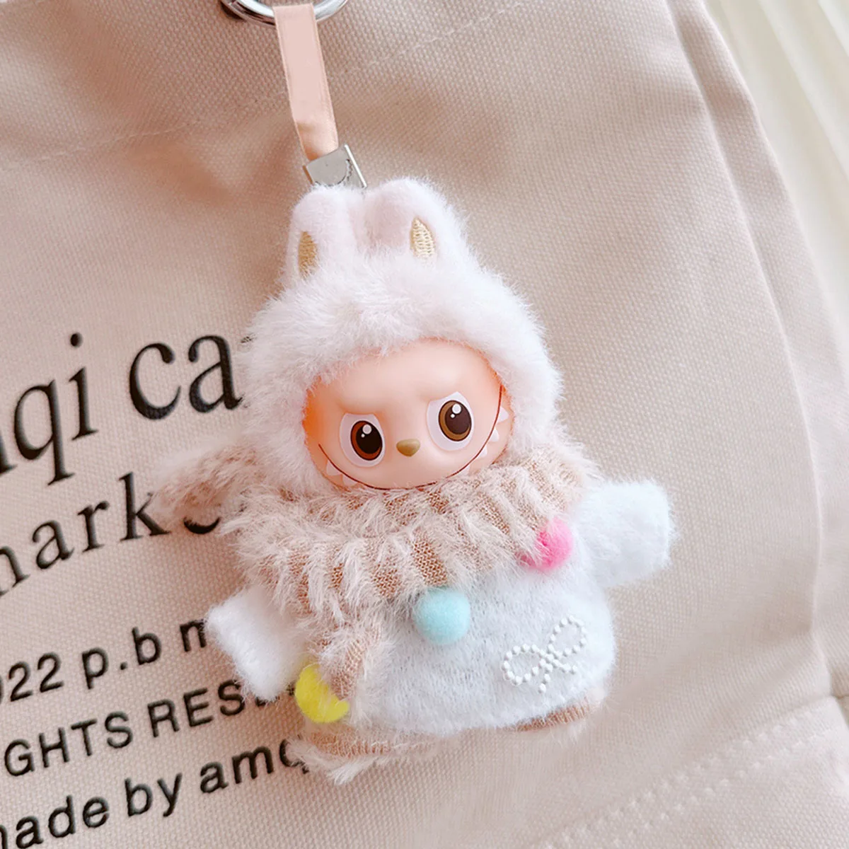 【Senza bambola】Mini vestiti per bambole di peluche per Labubu 4.0 Maglione Pantaloni color caffè Sciarpa Accessori per abiti Abbigliamento per bambole