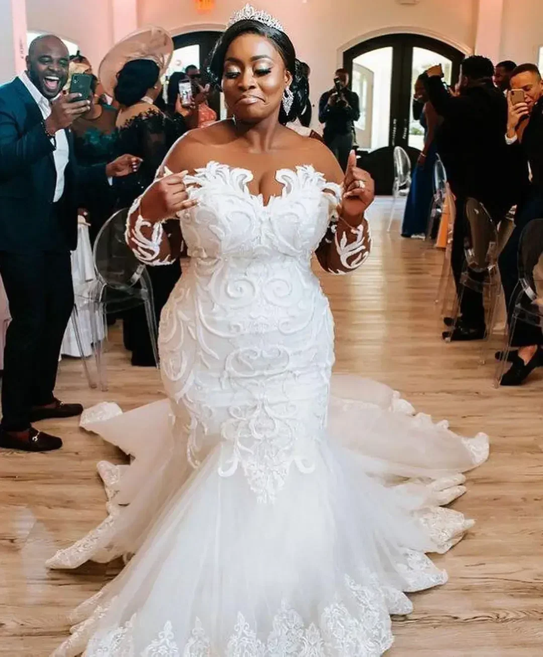 Customized South African Black Women Plus Size Wedding Dresses Sheer Neck Lace Illusion Long Sleeves Bridal Gowns Mermaid