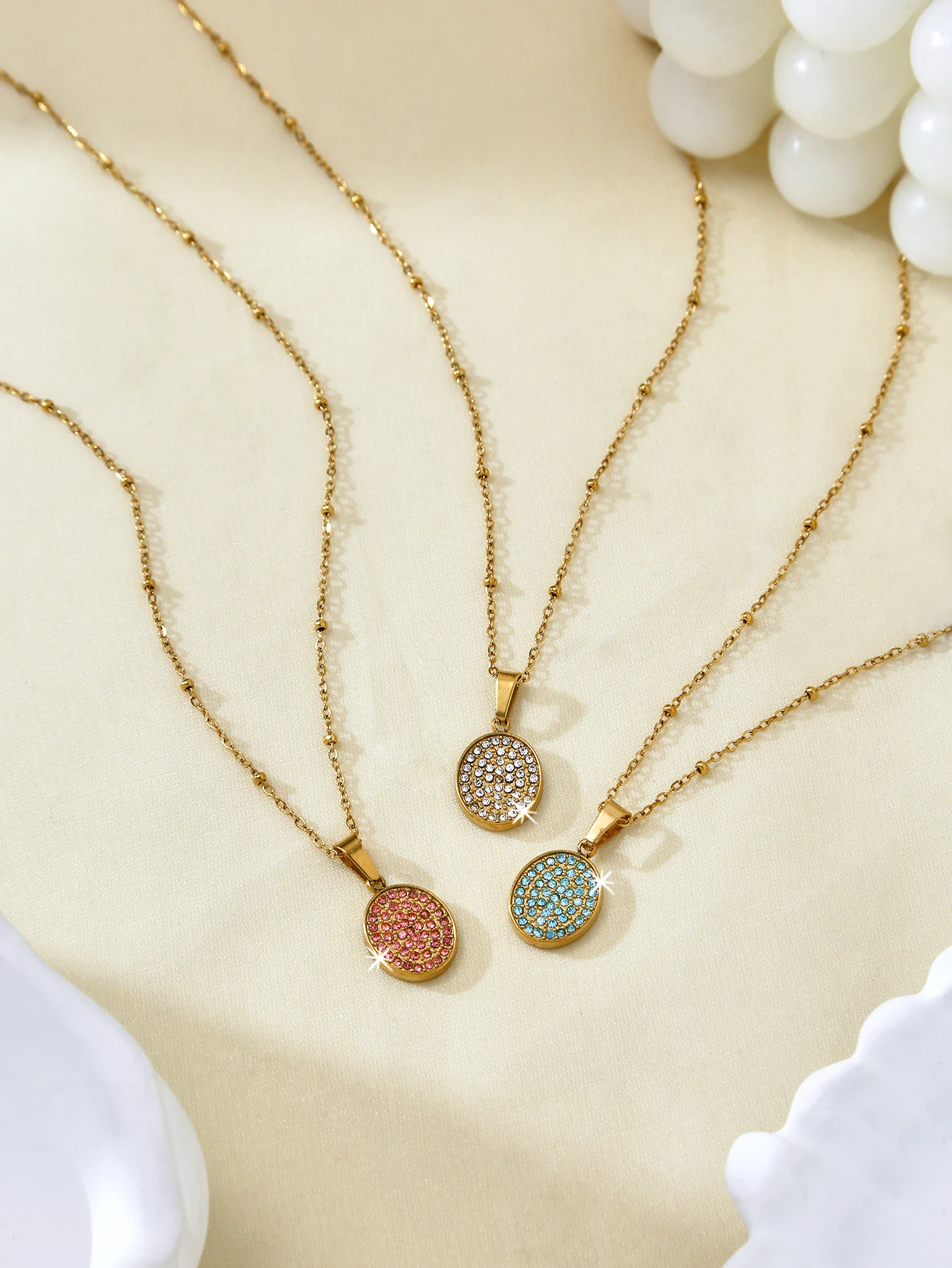 Simple Fashion Ins Delicate Stainless Steel 18K Gold-Plated Full Diamonds Round Plaque Pendant Collarbone Chain Women'S