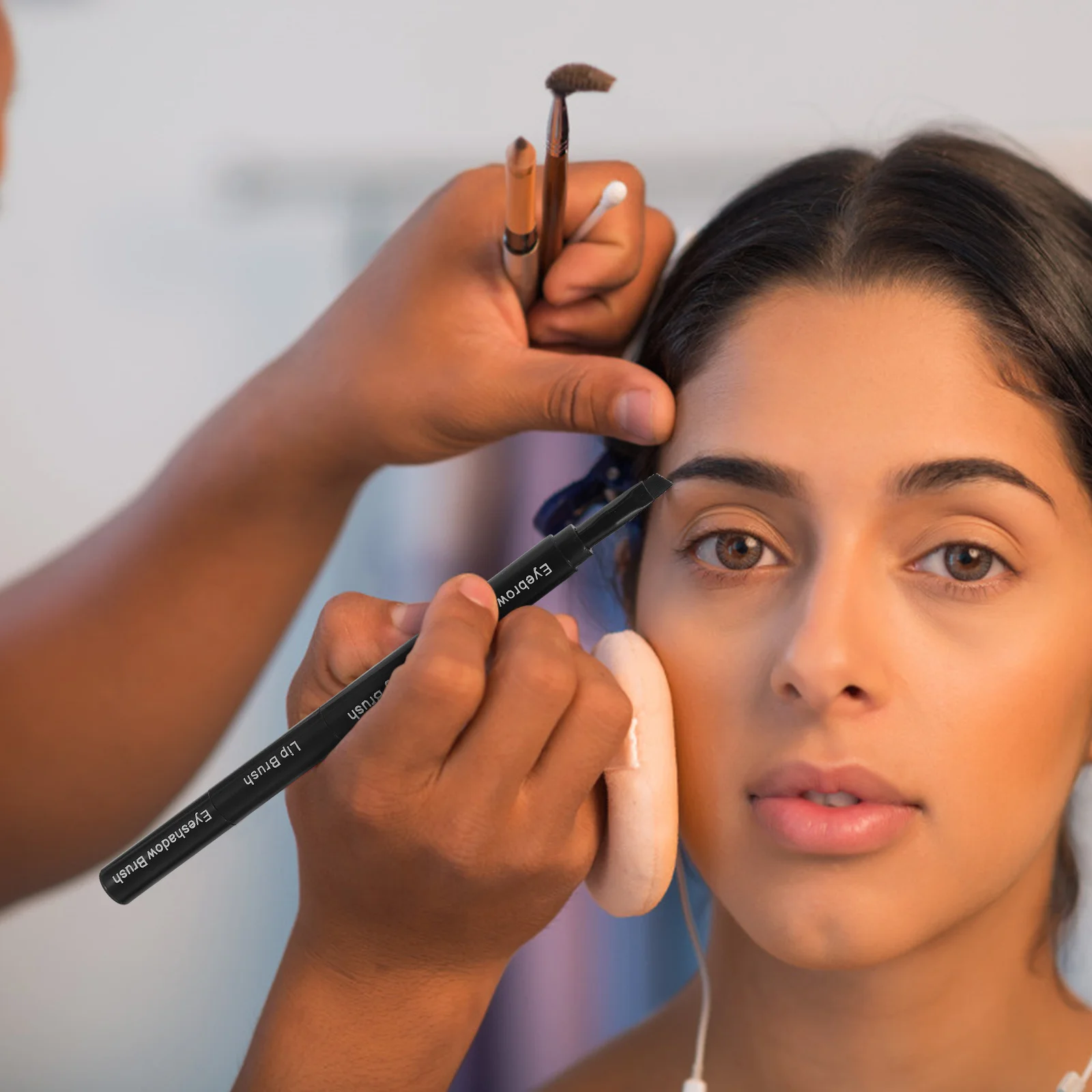 Pincel multifunción 4 en 1, diseño portátil creativo para sombra de ojos, delineador de cejas, aplicación de maquillaje