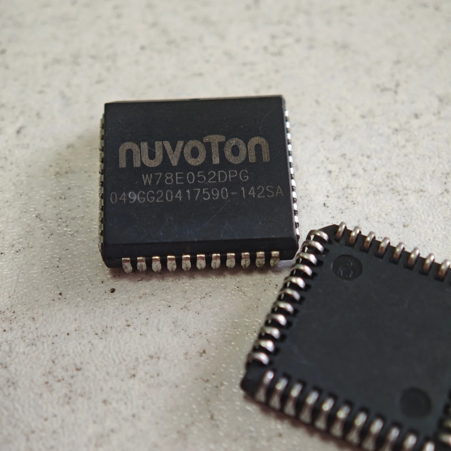 1~10pcs/lot W78E052DPG W78E052 W78E058DPG W78E058 PLCC44 100% Brand New Original.