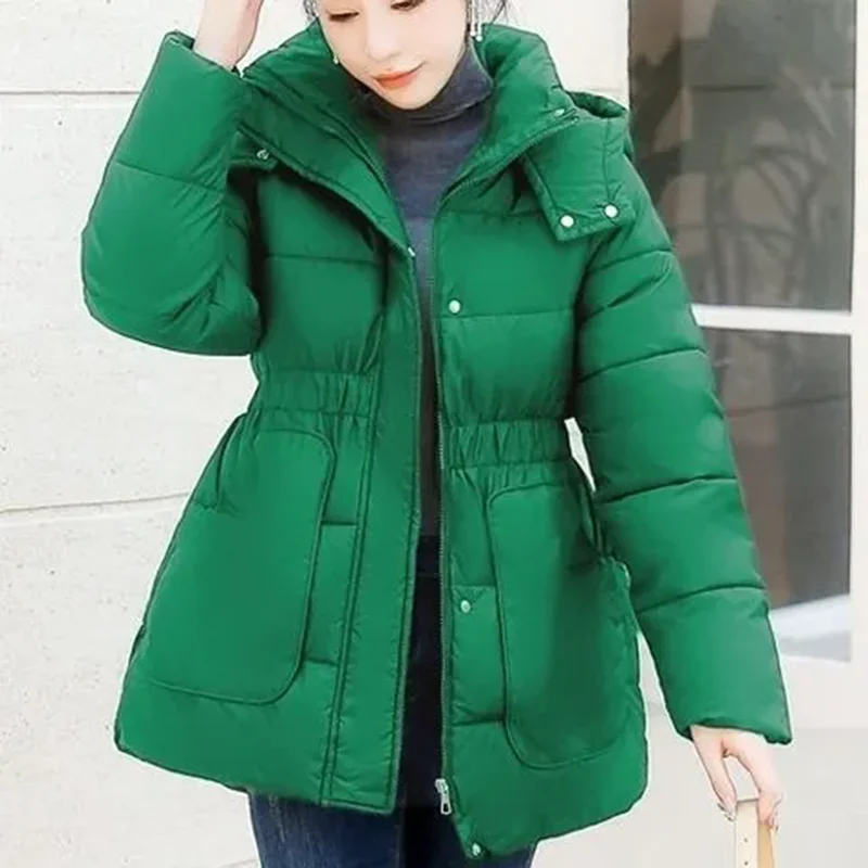 2025 ใหม่หิมะสวมCoat Parkasแจ็คเก็ตฤดูหนาวผู้หญิงHooded Parkaหนาหญิงปักเป้าผ้าฝ้ายเสื้อแจ็คเก็ตผู้หญิงเสื้อผ้า