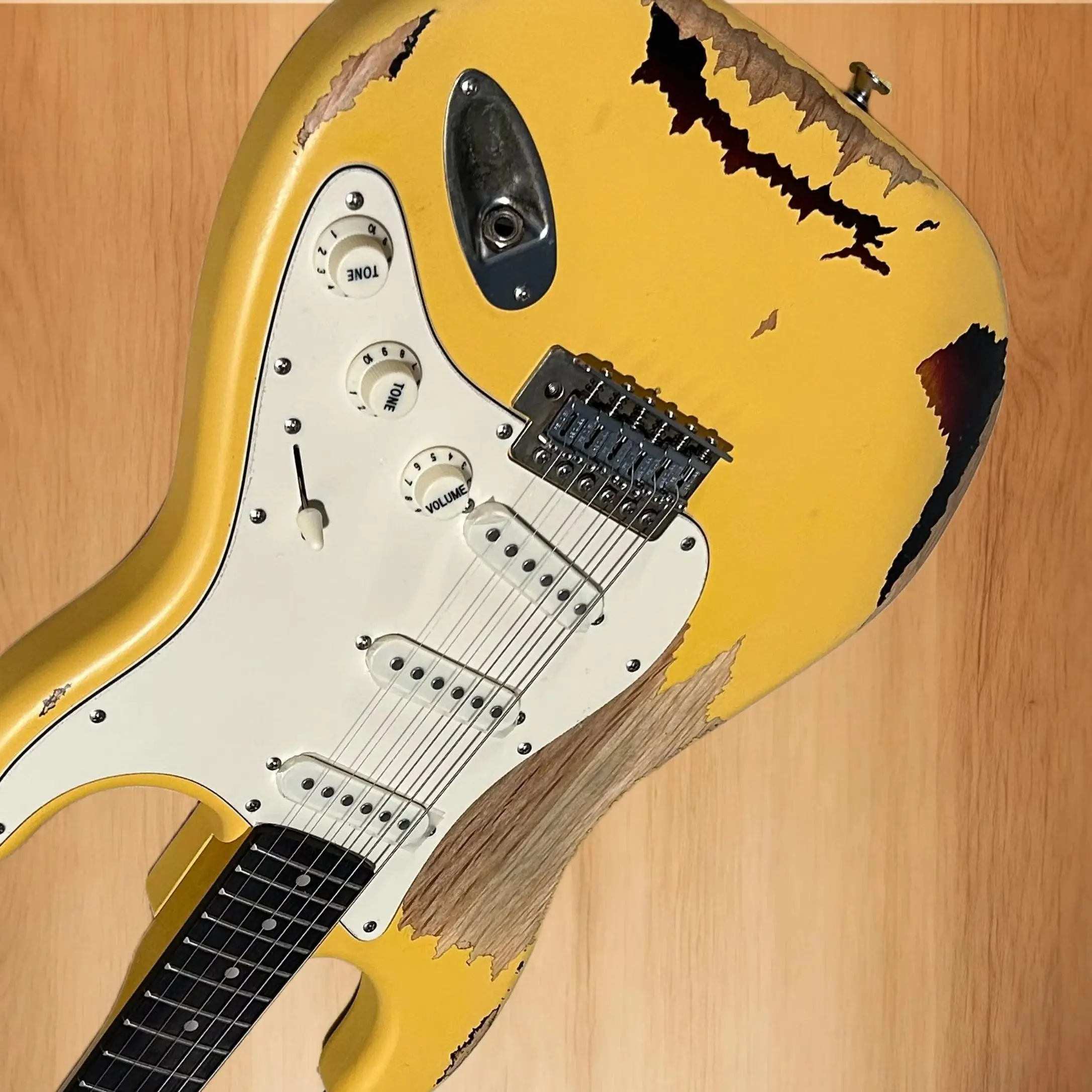 Aged Electric Guitars, Yellow&Vintage Sunburst Color, Alder Body, Rosewood Fretboard