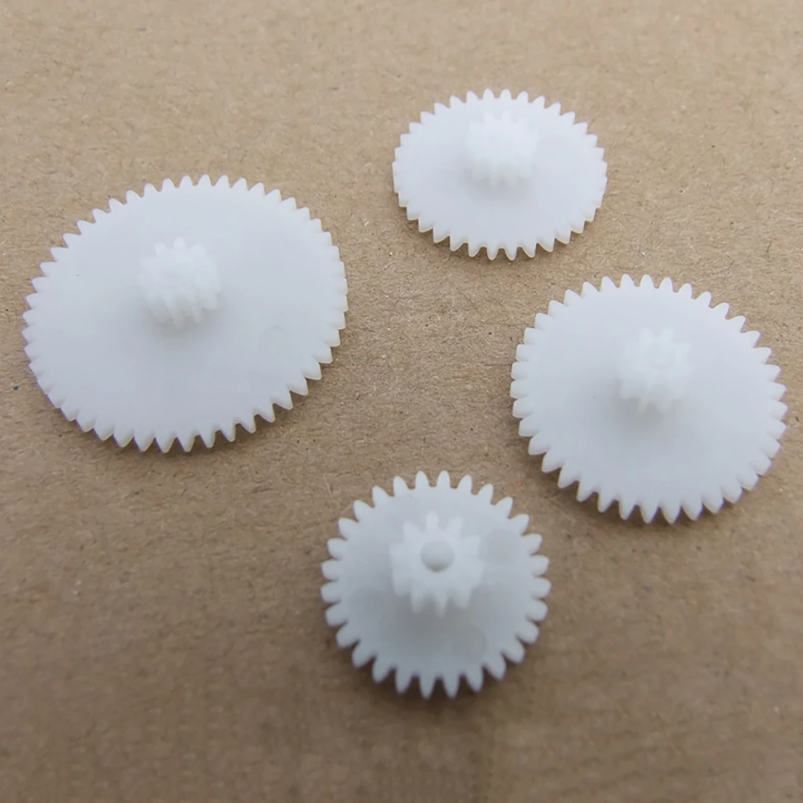 Módulo de 5-50 Uds 20Teeth-50Teeth 0,5, eje de plástico, engranajes de doble capa, reducción de 0,5 M, accesorios de piezas de bricolaje, juguetes Hot Wheels