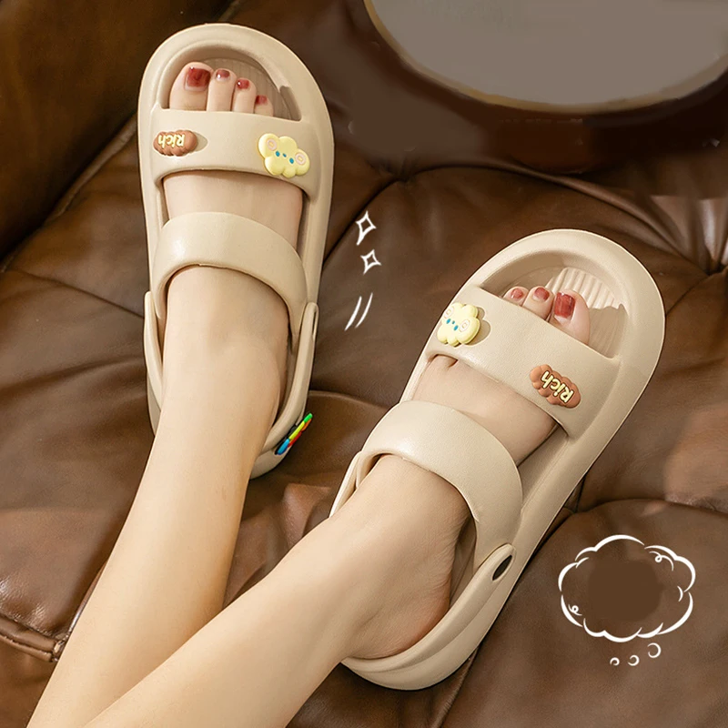 2024 New Flat Bottom Women\'s Sandals Fashion Outwear Summer Thick Sole Non Slippery Sandals Cute Beach and Beach Slippers