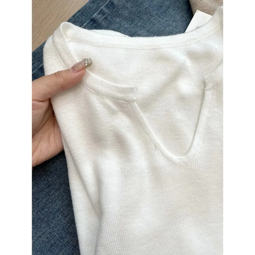 

Women's V-neck Long-Sleeved Knit Top Loose Wide Shoulder Basic Spring Base Shirt Fashion Inner Wear