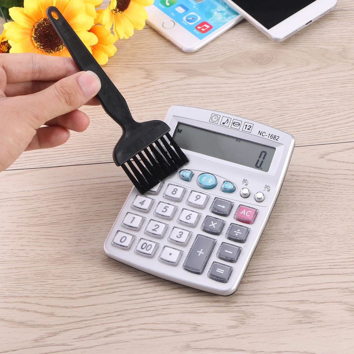 

8 in 1 Cleaning Brush Set for Keyboard Computer Laptop Motherboard Maintenance Tool Kit Plastic Nylon Anti Static Brushes