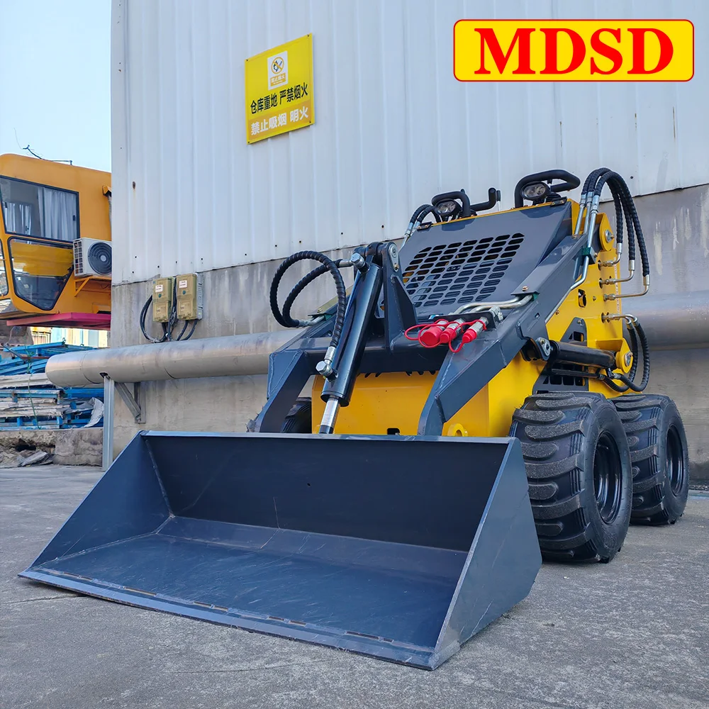 

Экономичный фронтальный мини-погрузчик небольшого размера, высокая эффективность для работы в узком пространстве, мини-погрузчик с насадками