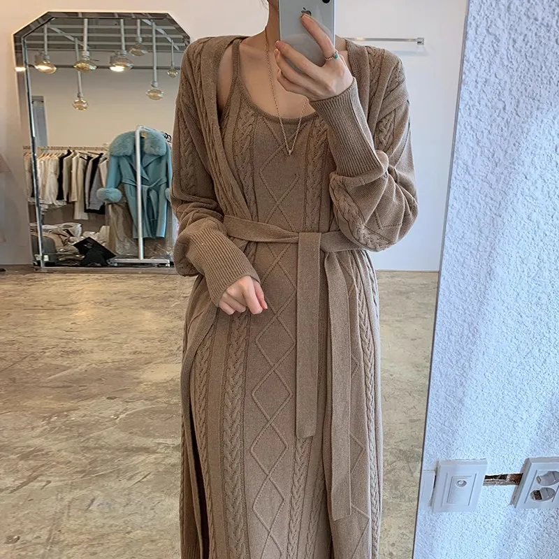 Vintage Fried Dough Twists Knit Suit Women\'S Autumn And Winter Heavy Industry Cardigan With Knitted Suspender One-Piece Dress