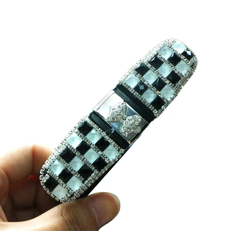 Sun Visor Mount Sunglasses Clip Holder Rhinestone Bracket Portable Sunglasses Car Crystal Clip Decoration Accessories Gift B2