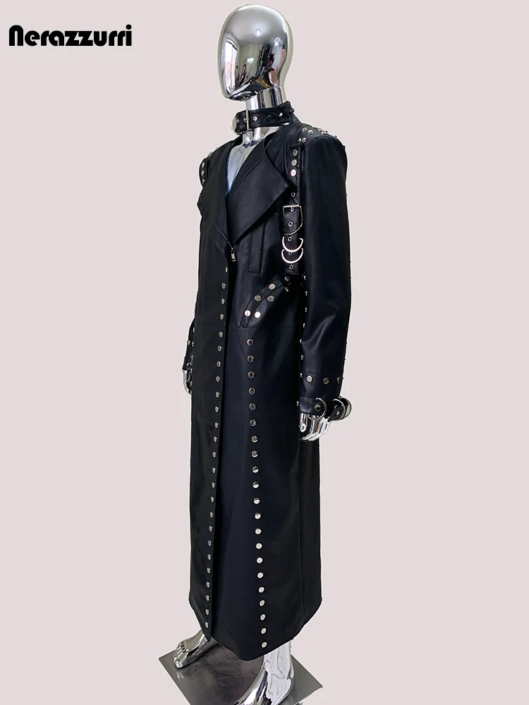Mauroicardi Mantel Jas Hujan Kulit Imitasi Hitam Panjang Keren Musim Gugur Pakaian Gaya Punk Mewah Paku Keling Pria Pakaian Jalanan Fashion Eropa 2025