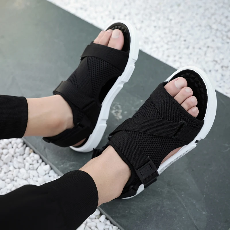 New Summer Non-Slip Beach Shoes for Men and Women, Personalized Outdoor Wear Dual-Use Slippers
