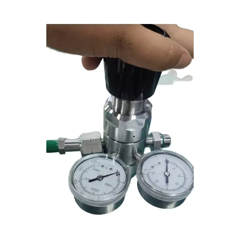 Dual Stage Diaphragm Pressure Regulator SS316L for High Purity Gas 0-2000 PSI Inlet Precise Outlet Control UHP Gas System
