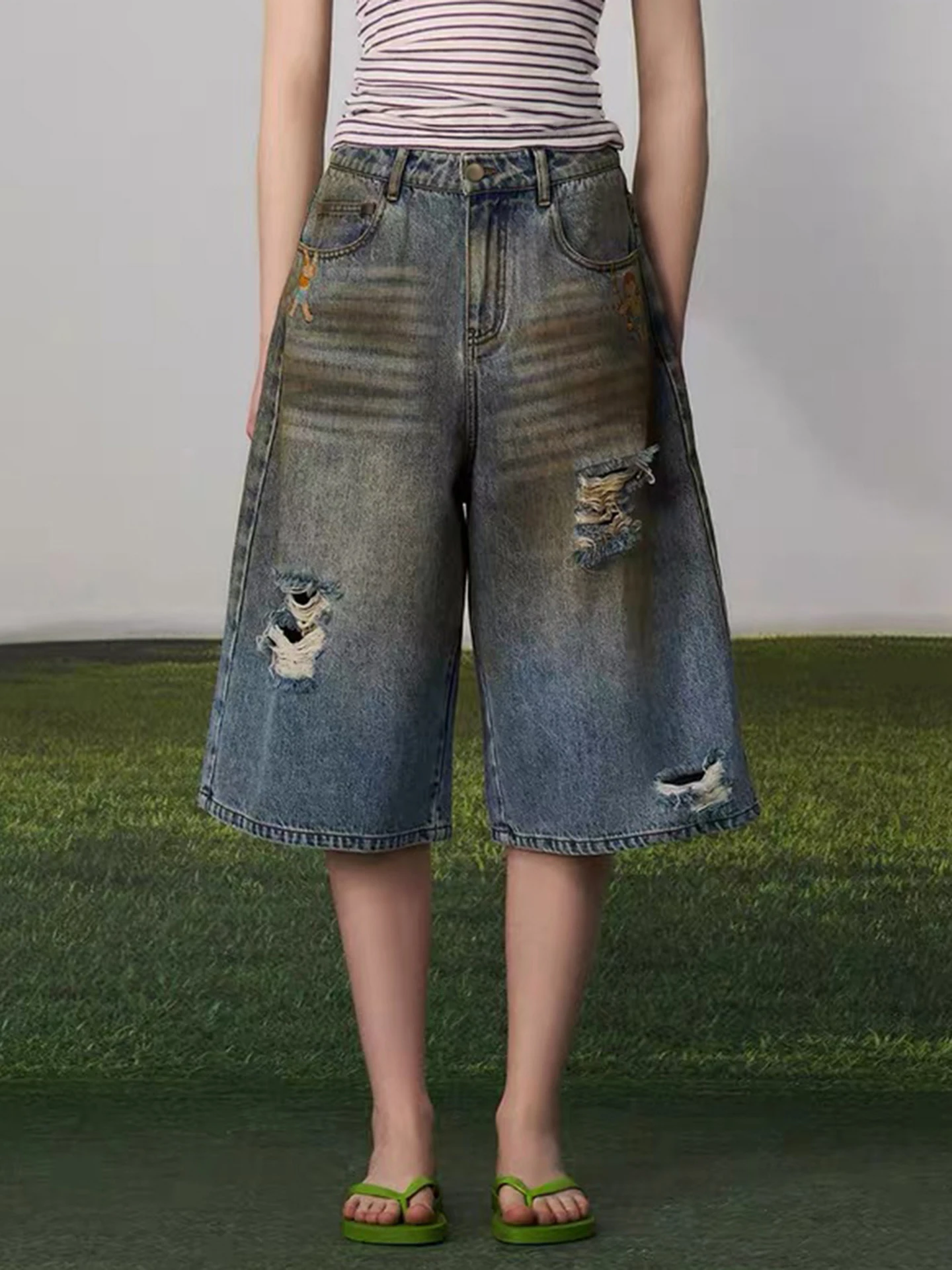 High-End Women's Summer Denim Wide Leg Pants Cartoon Embroidery Hole Design Casual High Waist Blue Jeans Comfortable Fit