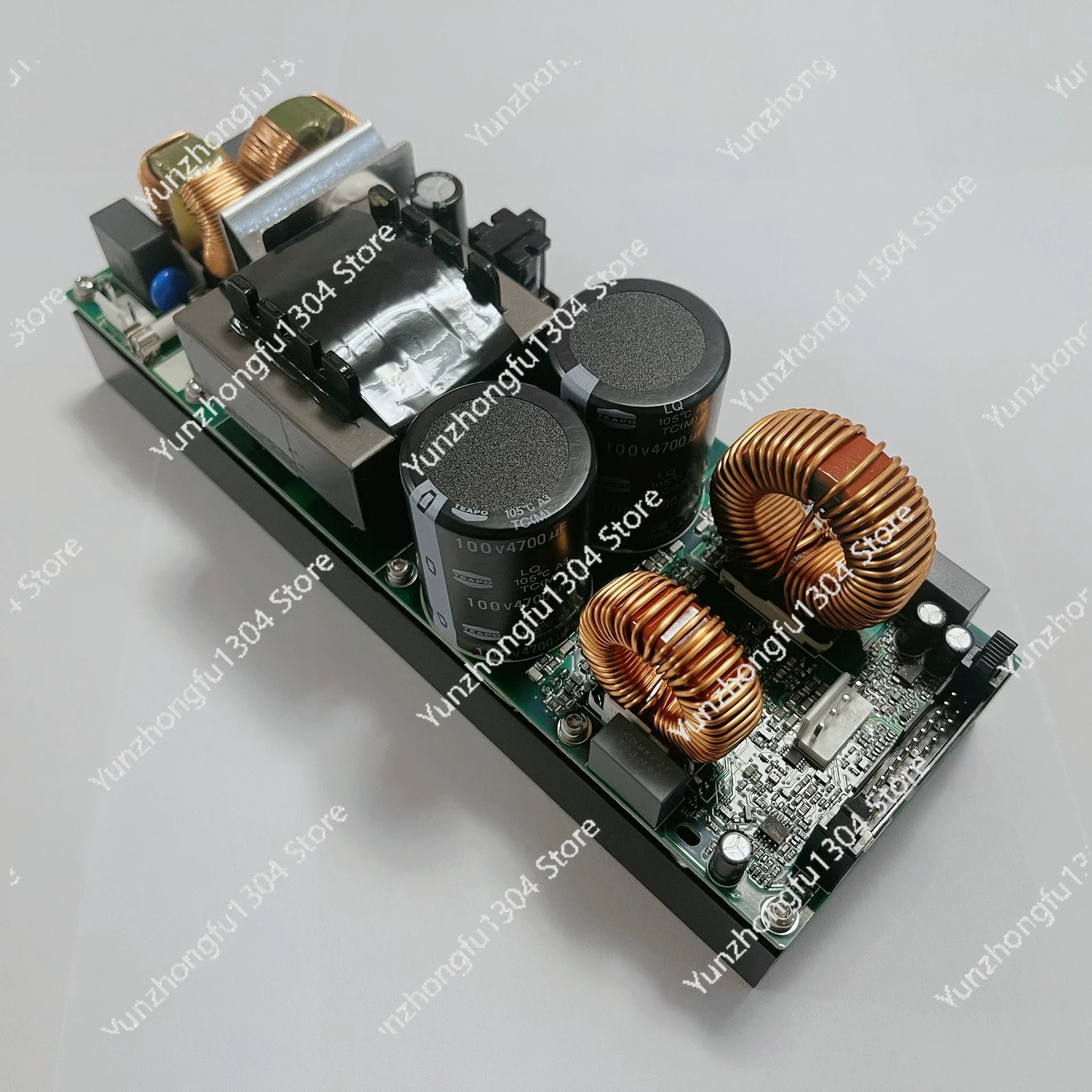 Class D power amplifier L-PRO2HP 8 Europe: 1500W + 400W 4 Europe: 2500W *+ 800W PASCAL Class D power amplifier module