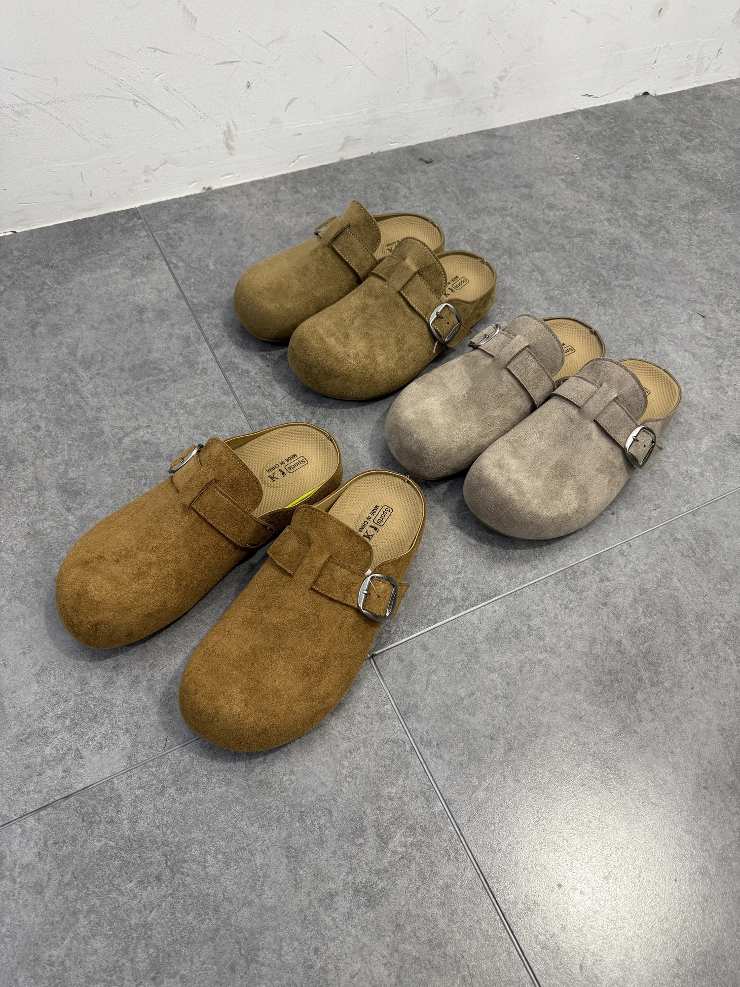 

Anti-Slip Comfortable Men's Slip-On Sandals Faionable Leisure Bule Design Flat Heel Rubber Bot Easy to Wear Spring Summer