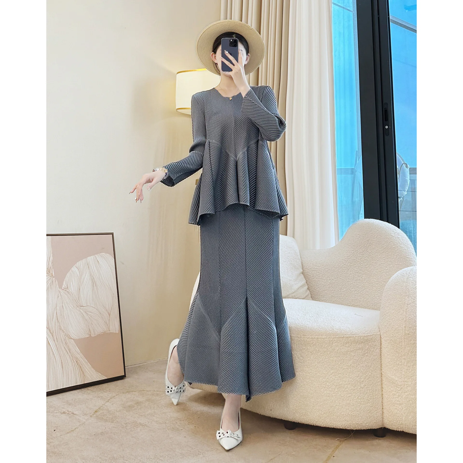 Miyake Tinta unita Moda Abito irregolare allentato 2025 Autunno Nuovo scollo a V Top a pieghe + Gonna a pieghe Abbigliamento donna in due pezzi