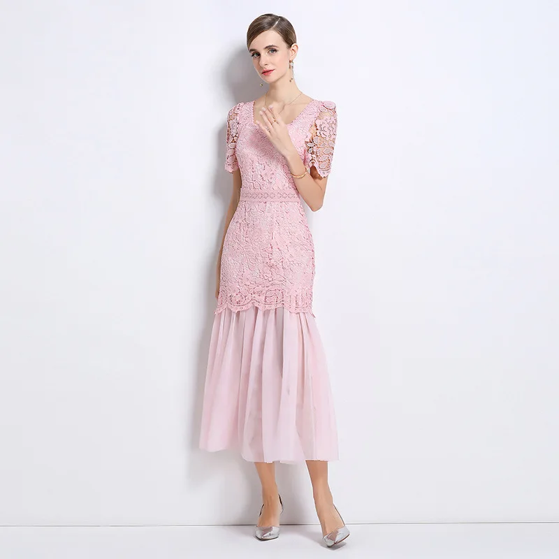 新しい8585 #   高級レーススクエアカラーガウン エレガントで淑やかなスタイル メッシュスプライシング 秋用 厚手織物ミディドレス