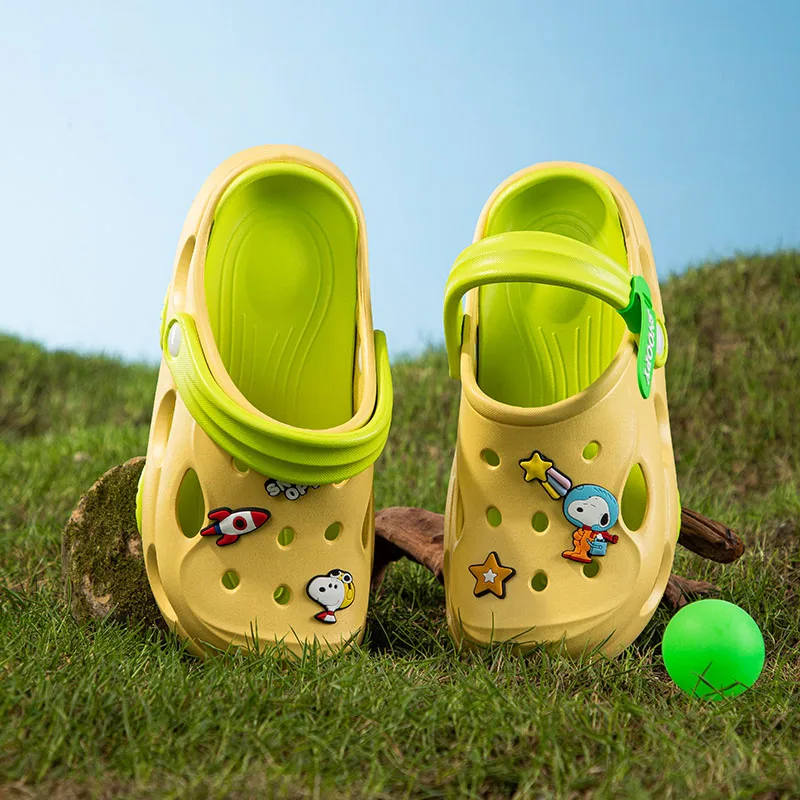 

Summer New Style Snoopy Children's Slippers Anime Cartoon Home Anti Slip Soft Soled Slippers Children's Holiday Gifts