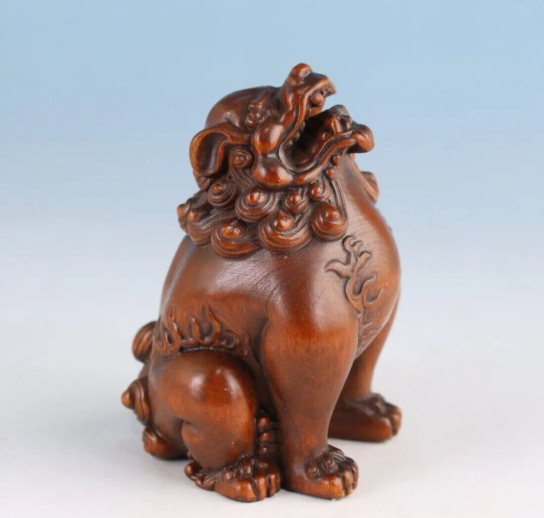 

fortune Japanese boxwood hand carved Leo lion Figure statue netsuke collectable
