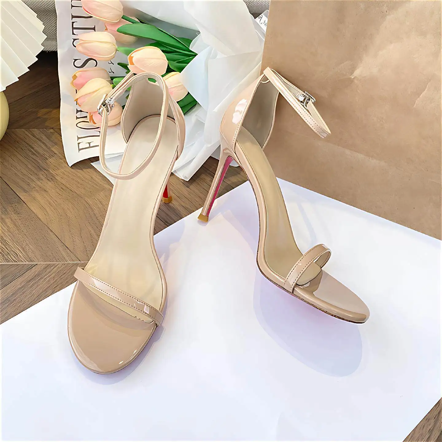 

Новые сексуальные черные замшевые босоножки на высоком тонком каблуке с открытым носком и пряжкой для женщин, не утомляющие ноги.