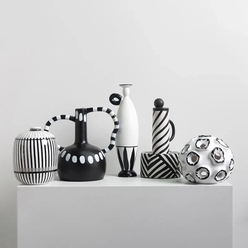 

Hot salesBlack and White Combination Ornaments