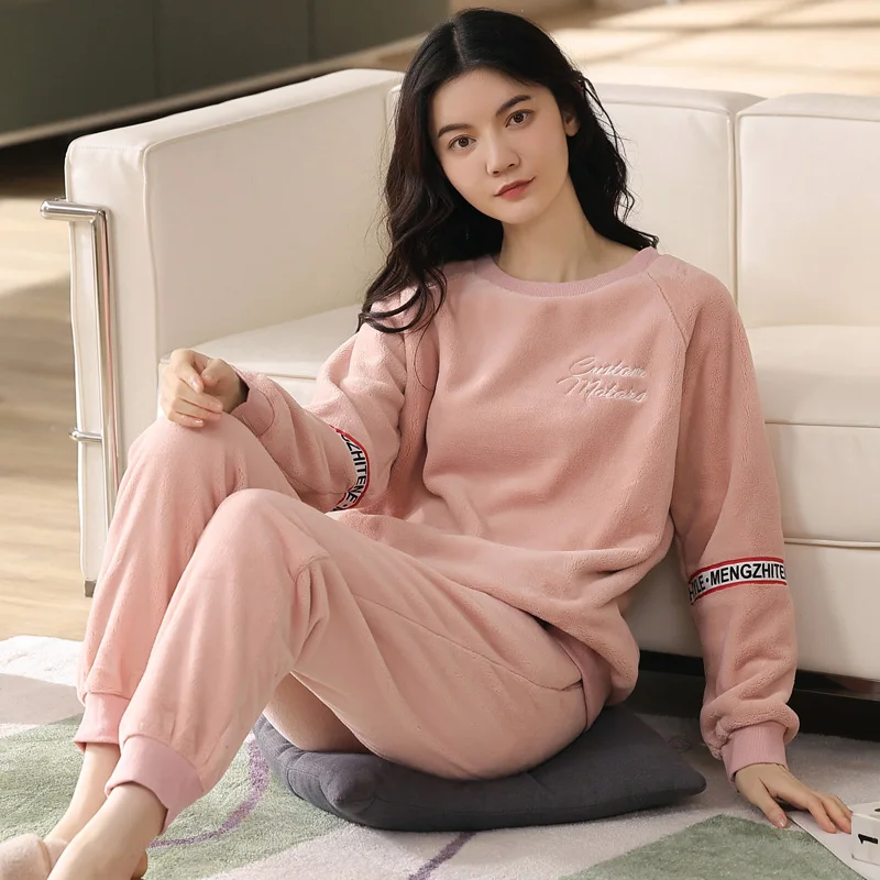 

Комплекты пижам с вышивкой для женщин: модальная домашняя одежда для сна, специальная модель с рукавом три четверти, на пуговицах спереди, укороченные брюки, унисекс