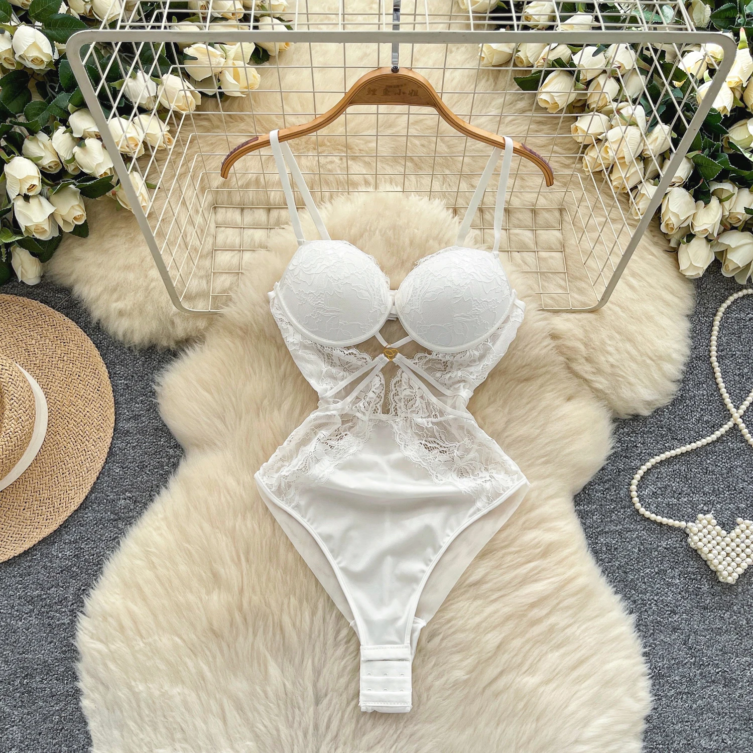 

Hotsweet hollow out lace backless Vintage sleeveless Bodysuits Top Beach High Street summer Sexy Jumpsuit