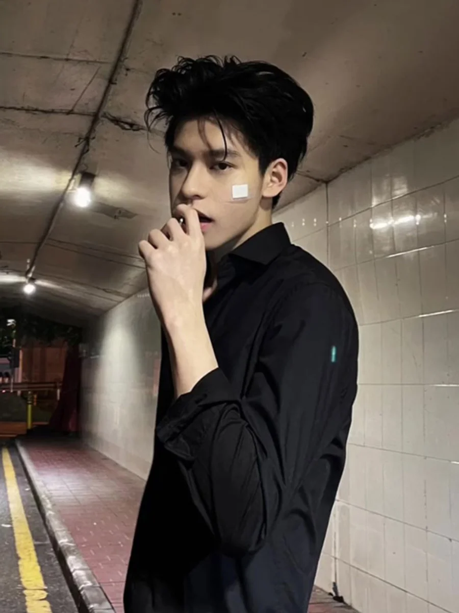 

Black Ice Silk Drapey Long Sleeve Men's Shirt Summer High-End Feeling Youthful Inner Wear Short Sleeve Shirt Cheanfit
