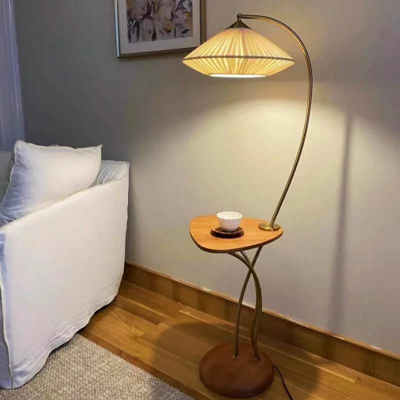 

Japanese Retro Floor Lamp Living Room SofaSide Standing Lamp Bedside Lamp Medieval Creative Home Decoration Lamp LED Shelf Light