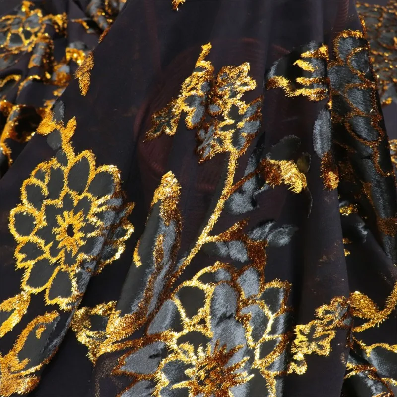 고급 맞춤 제작 드레스와 치파오는 직조 벨벳 브로케이드 자카드 비스코스 원단으로 제작되었습니다.