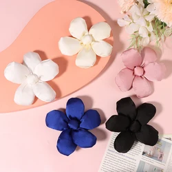 Corsage brooch cute Japanese flower design sense niche pin suit shirt female sun flower neckline decoration