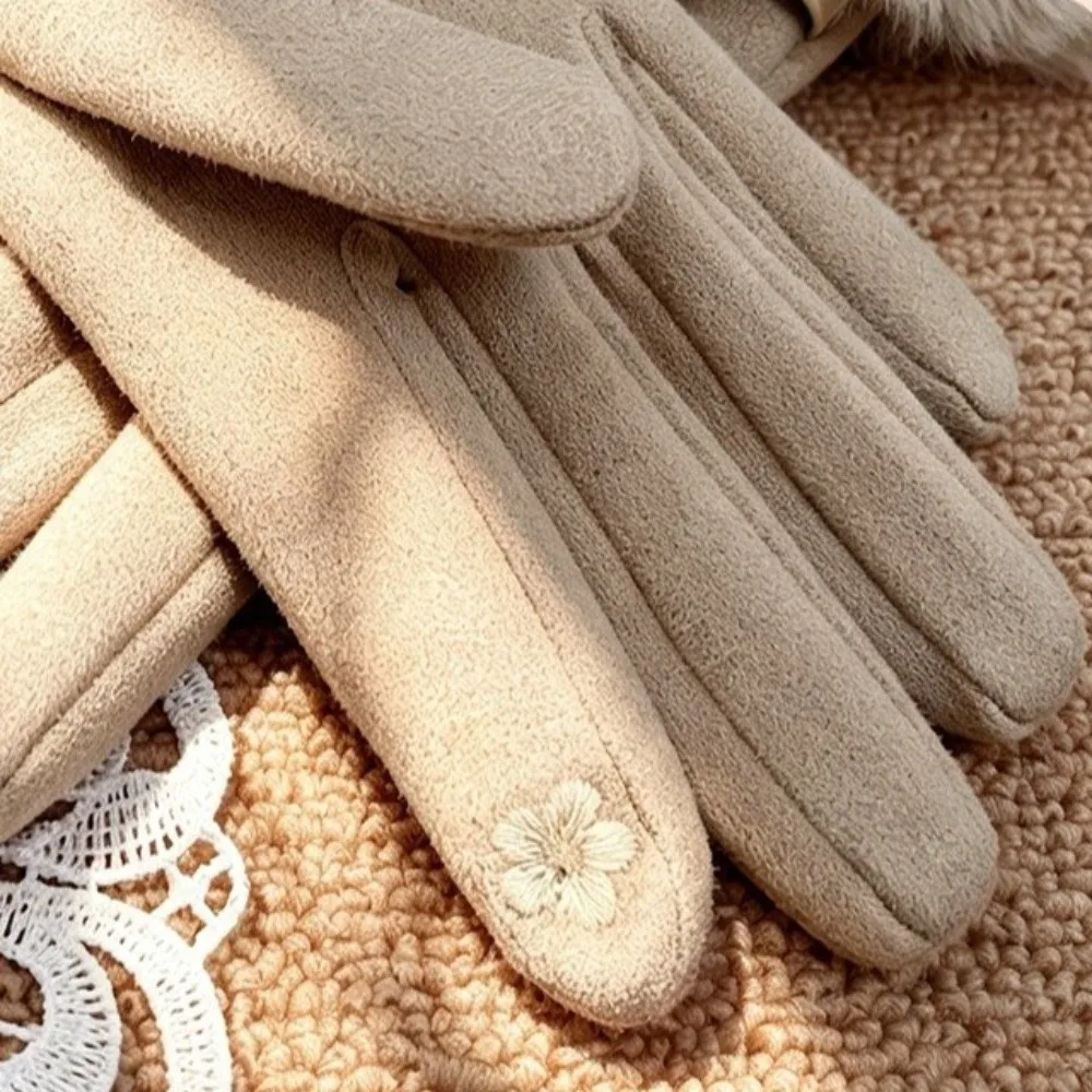 Faux Suede Material Winter Warm Gloves Touch Screen Compatible Furry Cuff Touch Screen Gloves Warm Thermal Layer Bow Decor