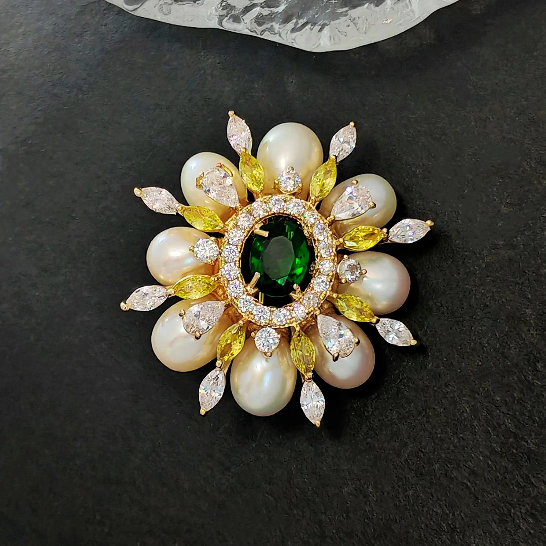 Elegant Vintage Burst Accent Pearl and Green Oval Flower Brooch Pin Wedding Party Accessory image 2