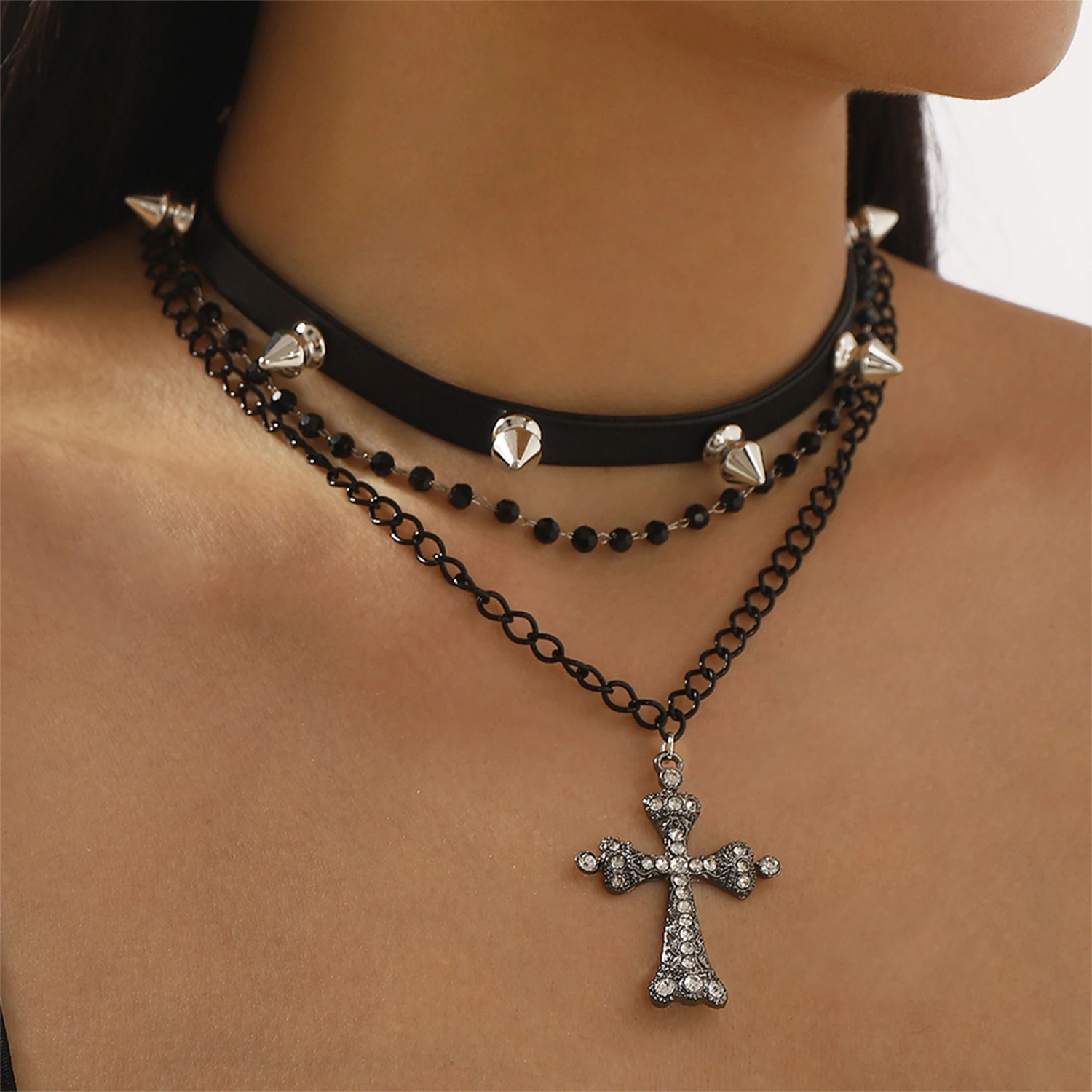 

WAKA Women's 2025 Gothic Punk Layered Choker Necklace Spike Studded Leather Chain Cross Pendant Edgy Statement Jewelry
