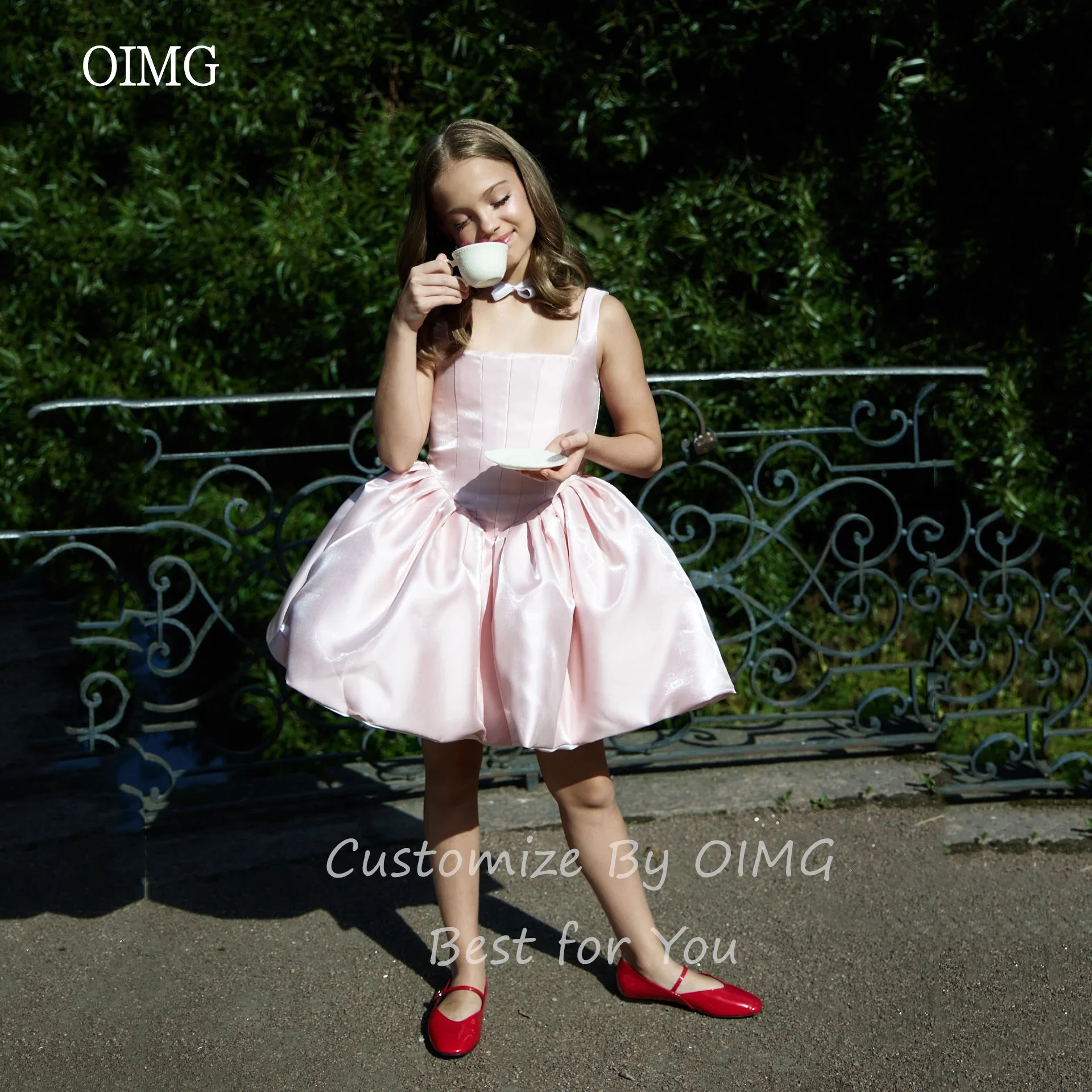 فساتين حفلات OIMG كلاسيكية وردية صغيرة من الساتان برقبة مربعة بدون ظهر فستان رسمي للحفلات فستان سهرة قصير 2025 مخصص