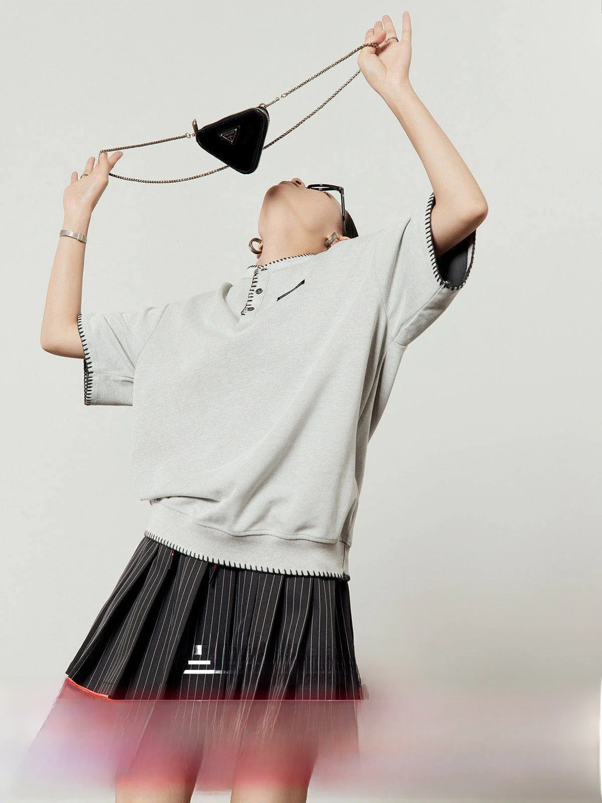 

Новая женская летняя футболка свободного кроя с цветными блоками и контрастной строчкой, универсальный повседневный топ с круглым вырезом