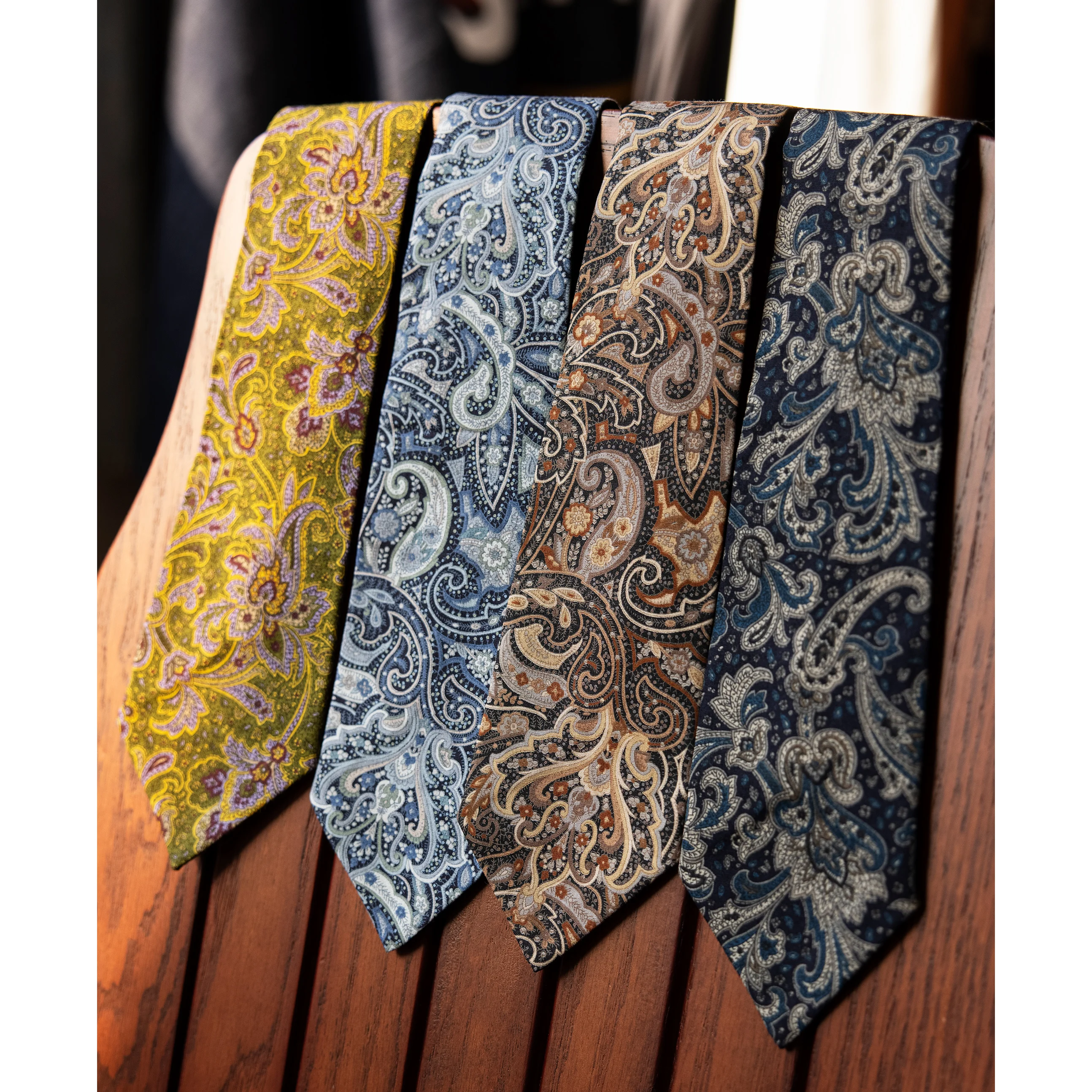 LD-0012 Red Tornado Super Quality Paisley Pattern Casual Cotton Tie