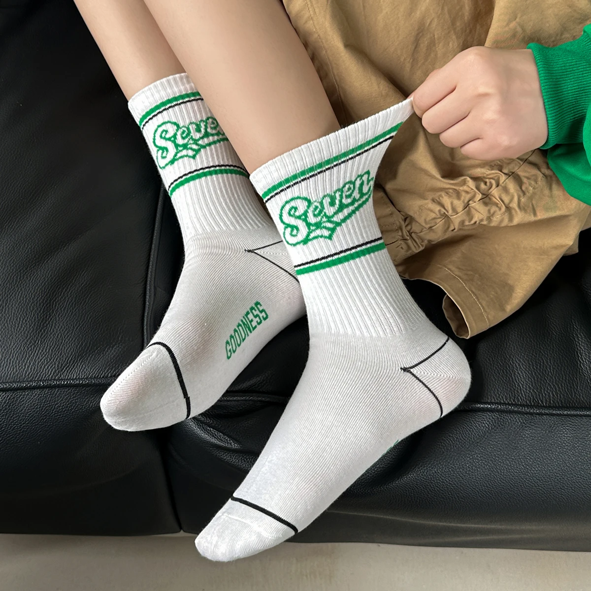 Roupas de tubo com letra R para mulheres, meias elásticas, casual bicicleta, praia de areia, skate coreano feminino, material retrô legal, 3 pares