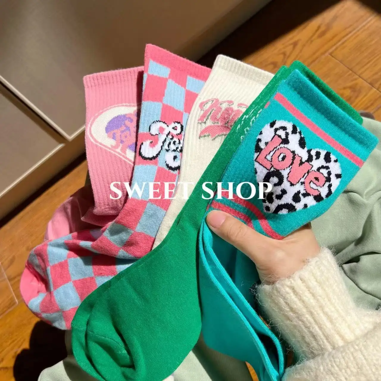 Randomly Selected 5 Pairs of New Korean-Style Trendy Dopamine Letter Socks, Versatile for Everyday Wear