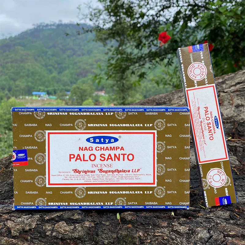 Incienso Satya Palo Santo - Caja Completa (4-12 Paquetes x 15g) Empaque Original Fragancia para el Hogar NAGCHAMPA Incienso Blanco de California