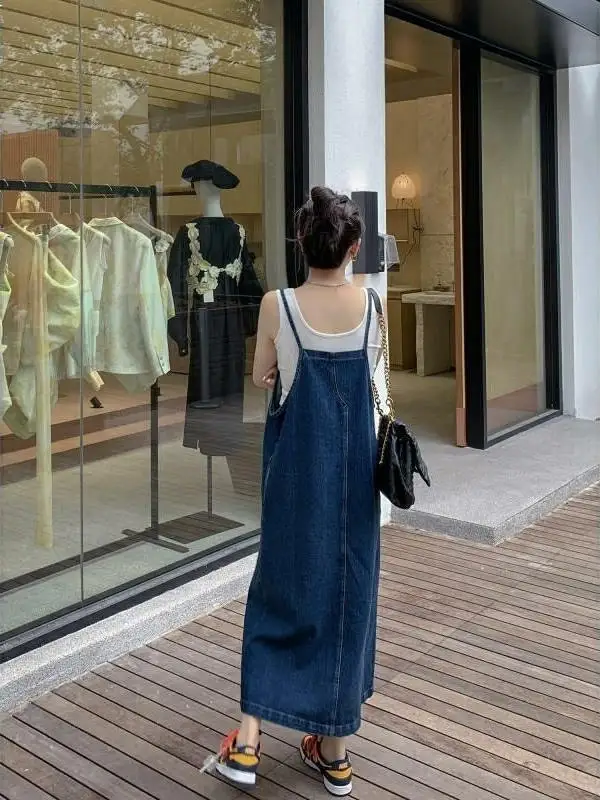 夏の新作 レディース ゆったりデニムワンピース 細ストラップ ロングスカート カジュアルスタイル Aライン ミディ丈ワンピース 若見え サイドスリット カジュアルウェア