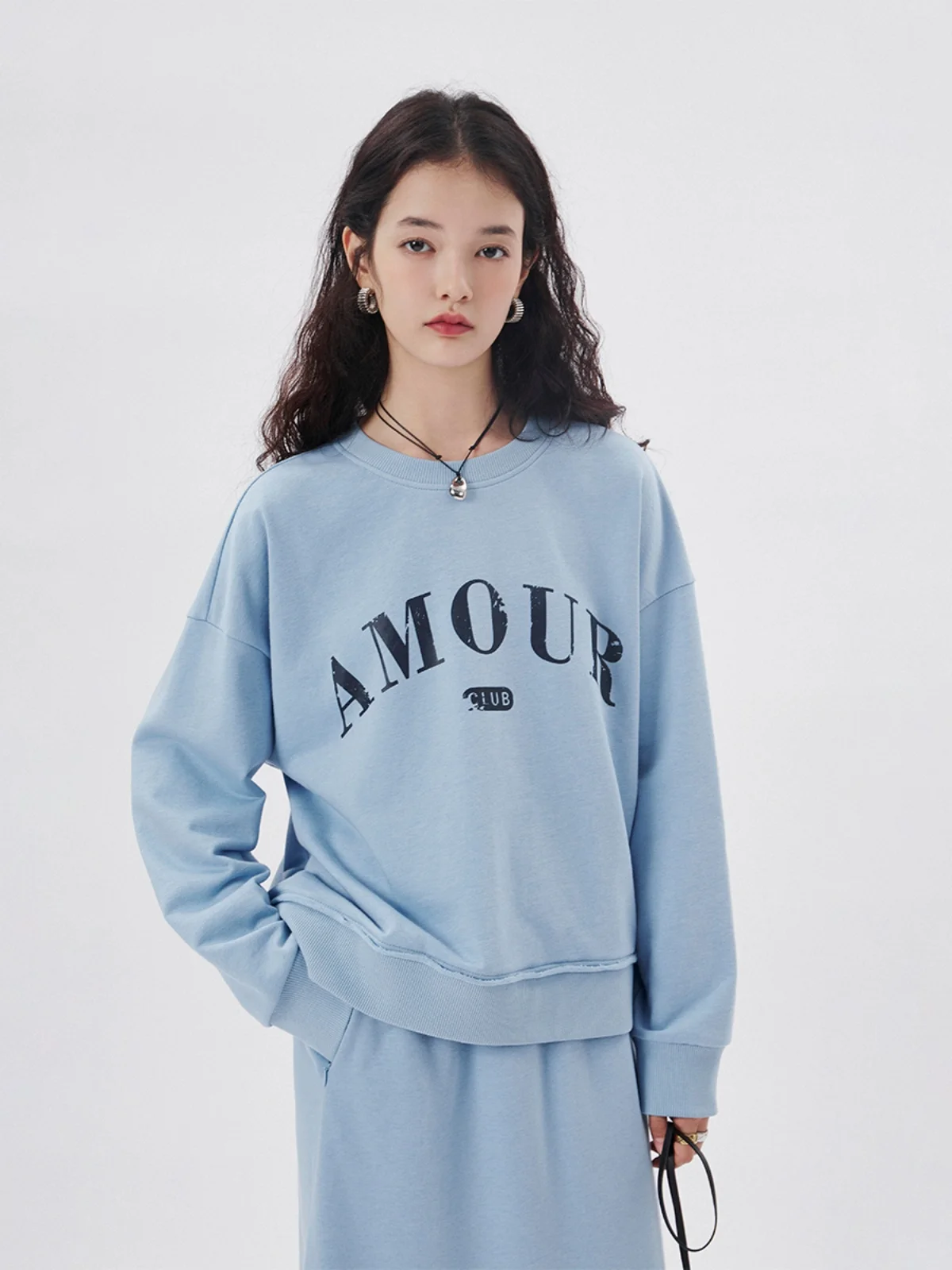 

Комплект из трикотажного хлопкового свитера и юбки CLMX: модный дизайн с разрезом, длинный рукав, круглый вырез горловины