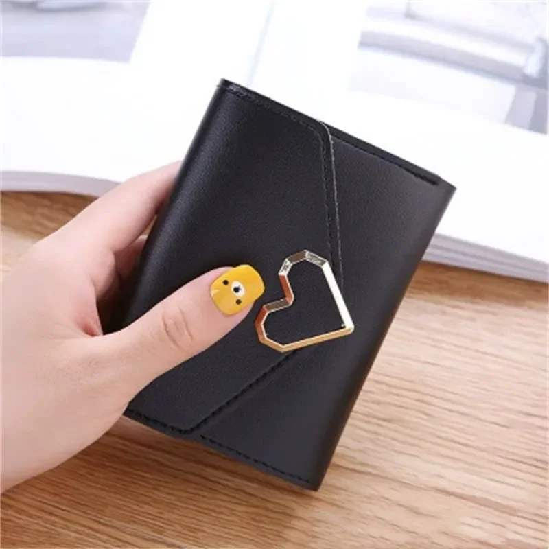 

New Short Leather Women's Purse Metal Heart Pattern Buckle Cute Wallets for Women Large Capacity Slim-fit Simple Card Wallet